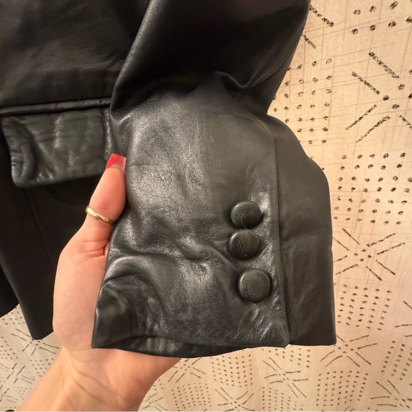 90s Black Leather Blazer - Picture 7 of 8